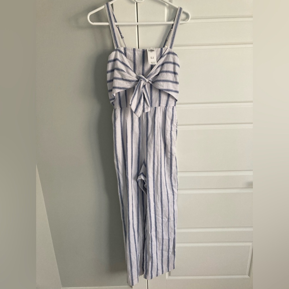 NWT Abercrombie & Fitch romper in size Small Tall.